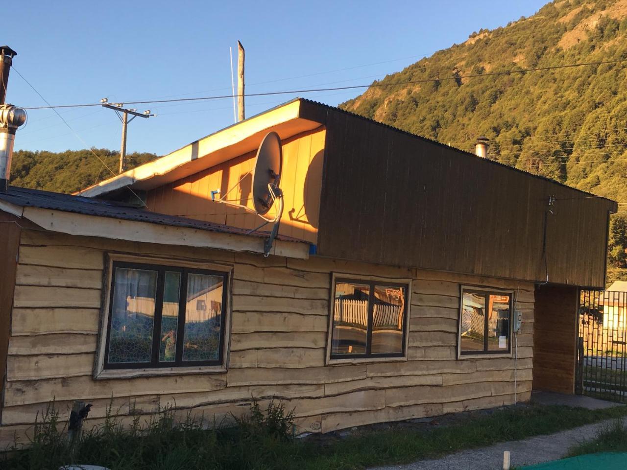 Puesto Canogas Hostal Villa O'Higgins Exterior foto